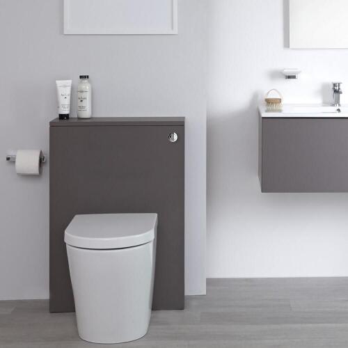 WCs mit verkleidetem Spülkasten