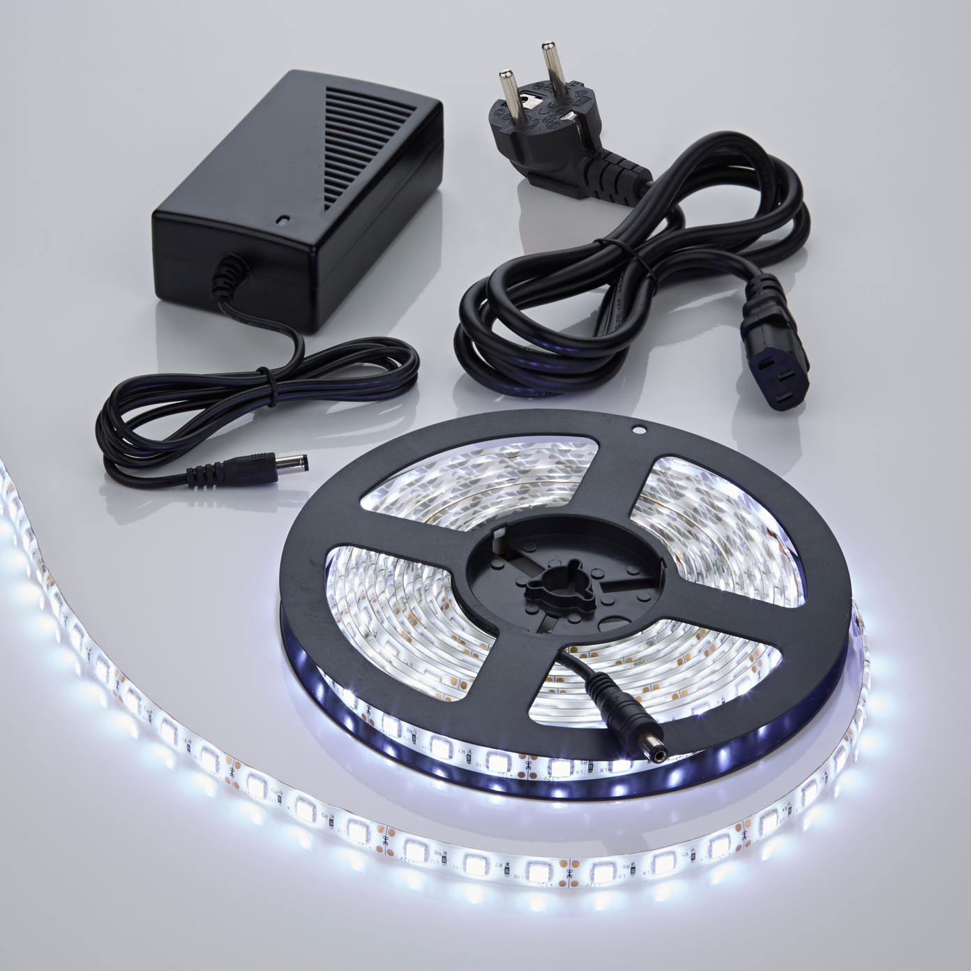 Biard 5m 5050 300 LED Strip Set, kühles Weiß, nicht wasserdicht