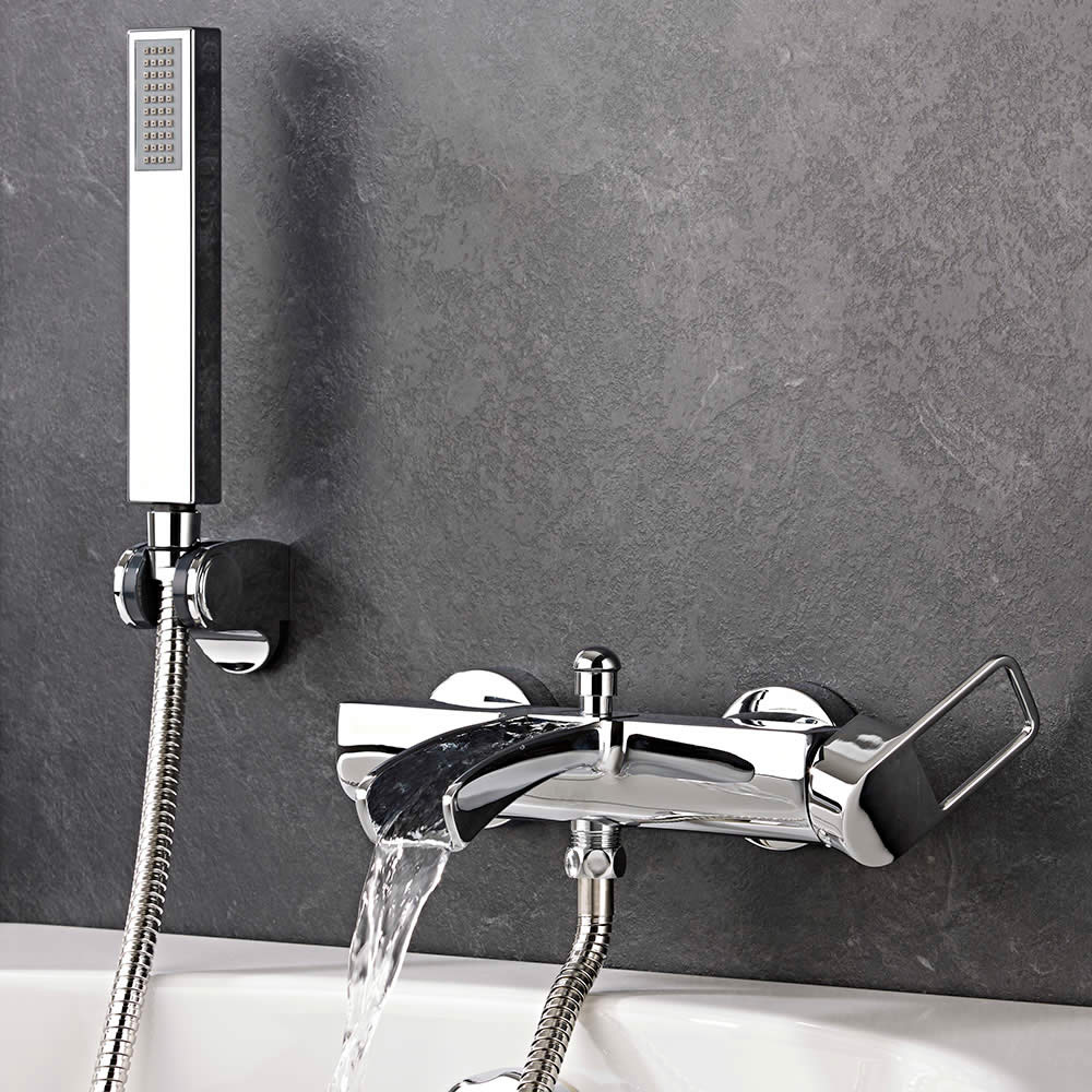 Badewannenarmatur mit Wasserfallausguss und Handbrause Wandmontage - Nevada