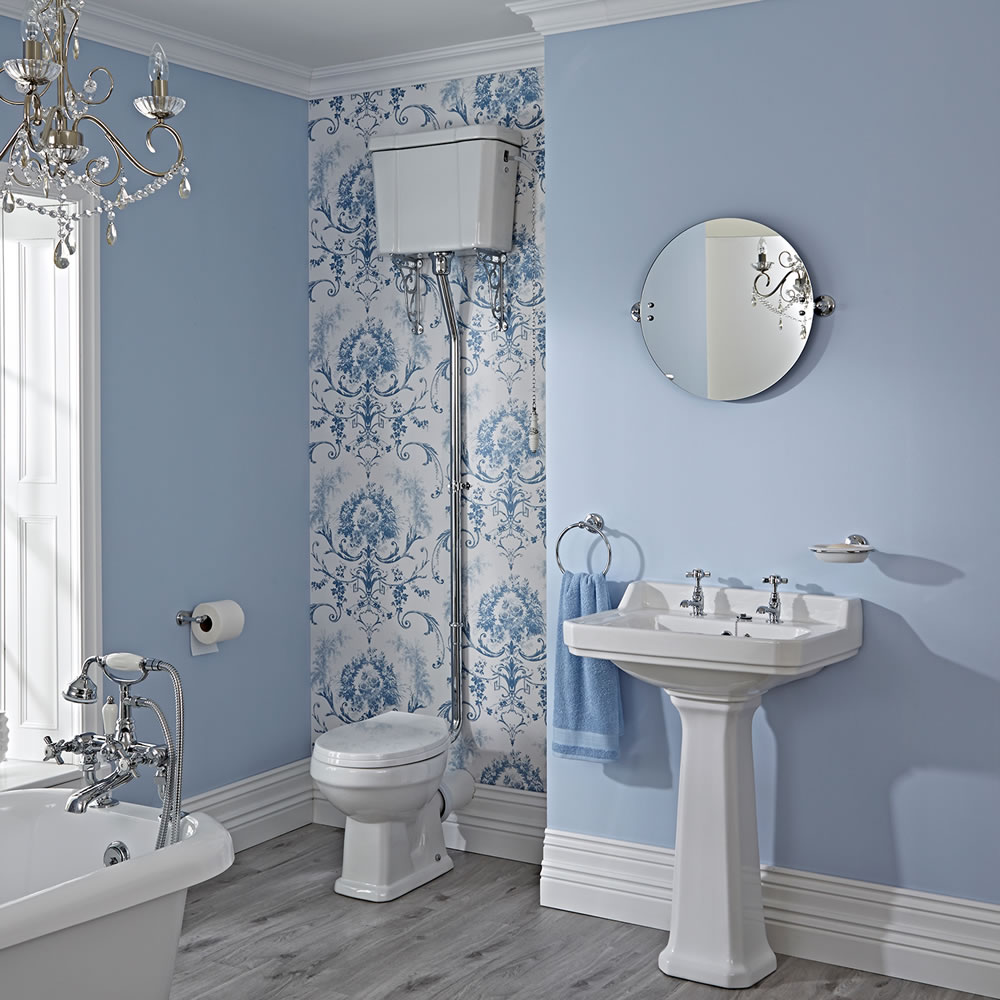 Klassiktoilette mit hochem Spülkasten, Holzsitz Weiß - Carlton