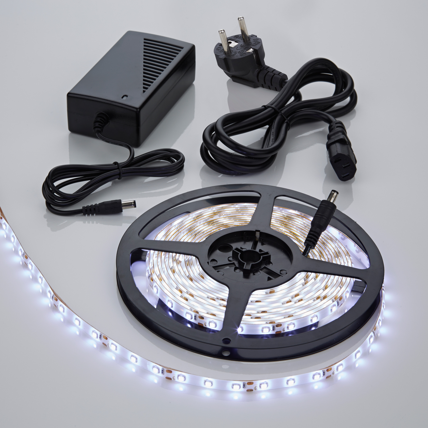 Biard 5m 3528 300 LED Strip Set, kühles Weiß, wasserdicht, inkl. Netzteil
