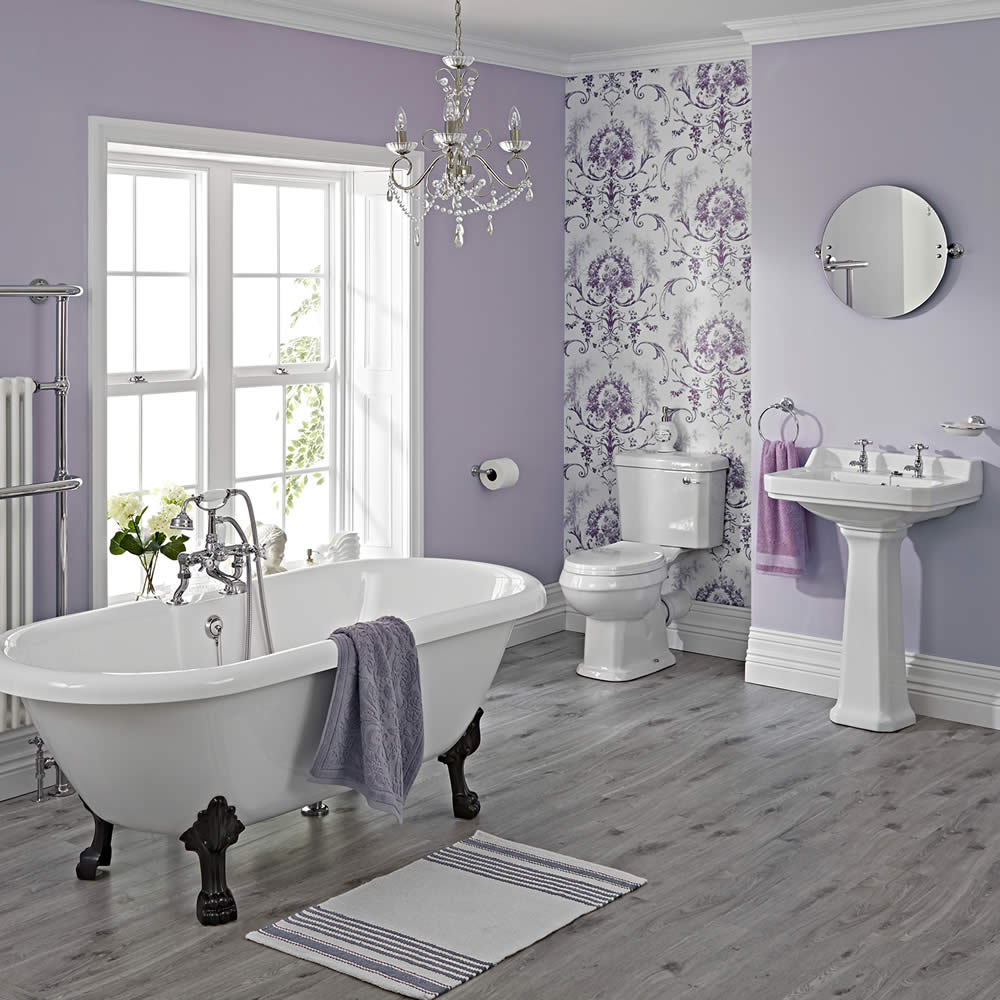 Traditionelle Badausstattung Carlton mit Toilette, Waschbecken, Badewanne und Armaturen - Greiffüße Schwarz