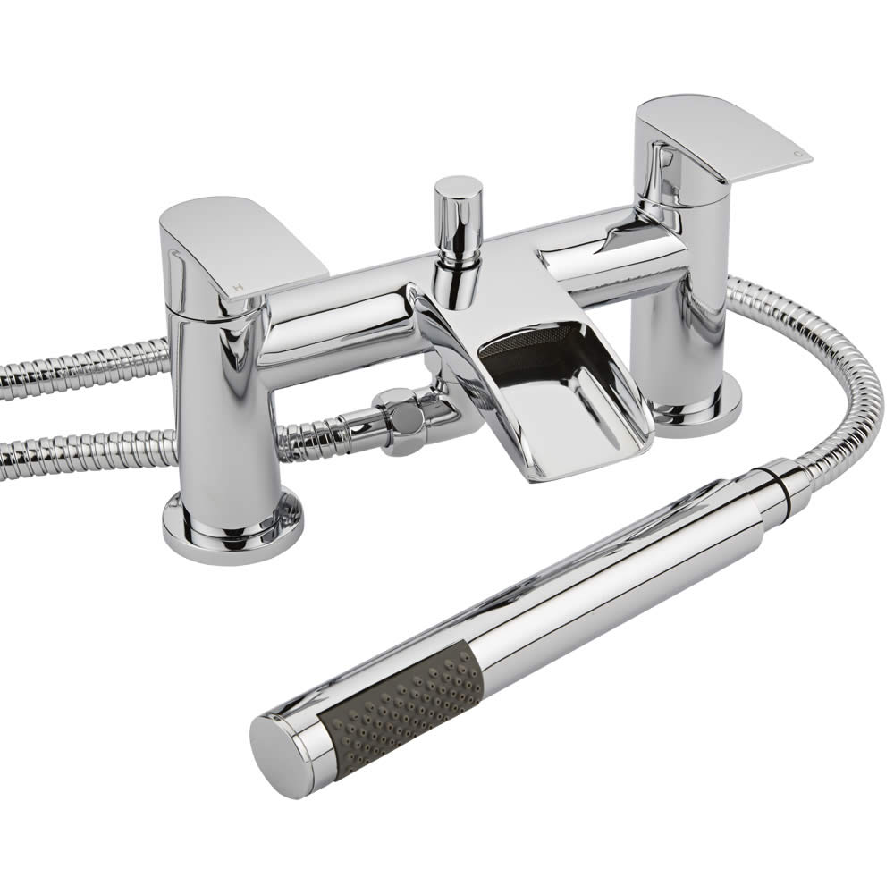 Badewannenarmatur mit Wasserfallausguss und Handbrause