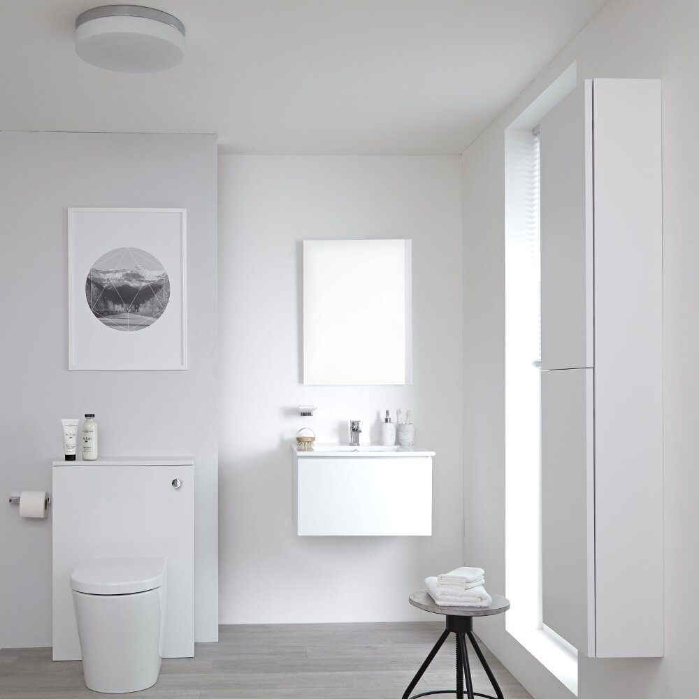 Hudson Reed Newington - Waschtisch mit Unterschrank 600mm, WC mit Vorwandelement, Badschrank & Spiegel - Mattweiß