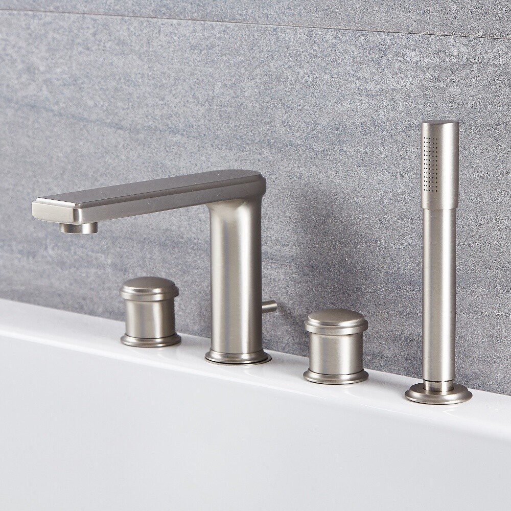 Traditionelle 4-Loch Wannenrandarmatur mit Brause in gebürstetem Nickel - Aldwick