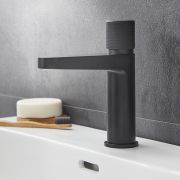 1-Loch Push Button Waschtischarmatur Farbe wählbar - Idro