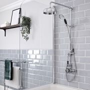 Hudson Reed Elizabeth - Duschsäule mit Aufputz-Thermostat - inkl. Duschkopf und Brausestangenset - Finish und Wanneneinlauf wählbar