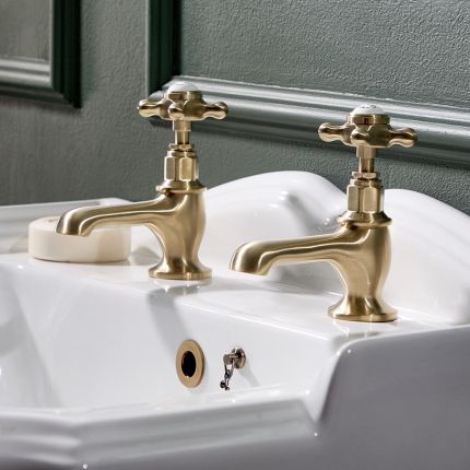 Hudson Reed Elizabeth - Traditionelle 2-Loch Kalt-/Warm-Waschtischarmatur, mit Kreuzgriffen - satiniertes Gold
