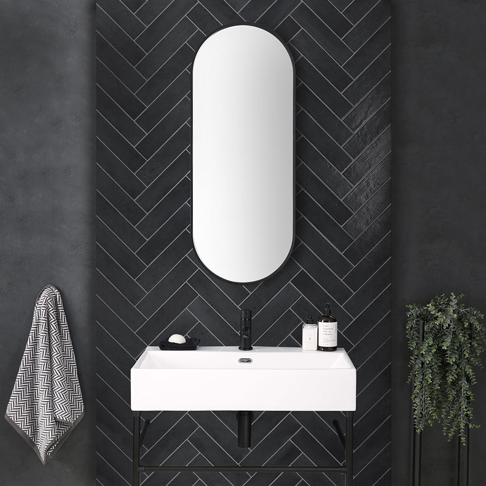 Ovaler Badspiegel mit Rahmen in Schwarz, wandmontiert, 600mm