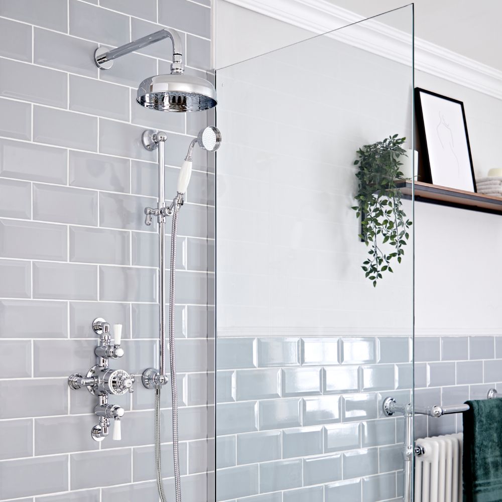 Duschsystem mit Aufputz-Thermostat - mit 200mm Wand-Duschkopf und Brausestangenset - Chrom/Weiß - Elizabeth