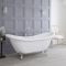 Traditionelles Bad Komplettset - mit freistehender Badewanne, WC mit hohem Spülkasten und Waschbecken mit Metallgestell - Richmond