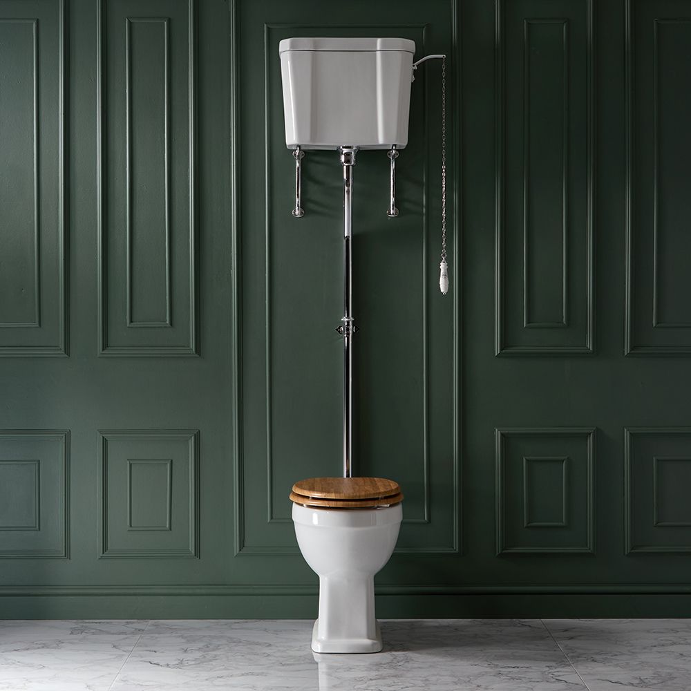 Traditionelles WC mit hohem Spülkasten – Farbe des WC-Zubehörs und Sitzfarbe wählbar – Richmond