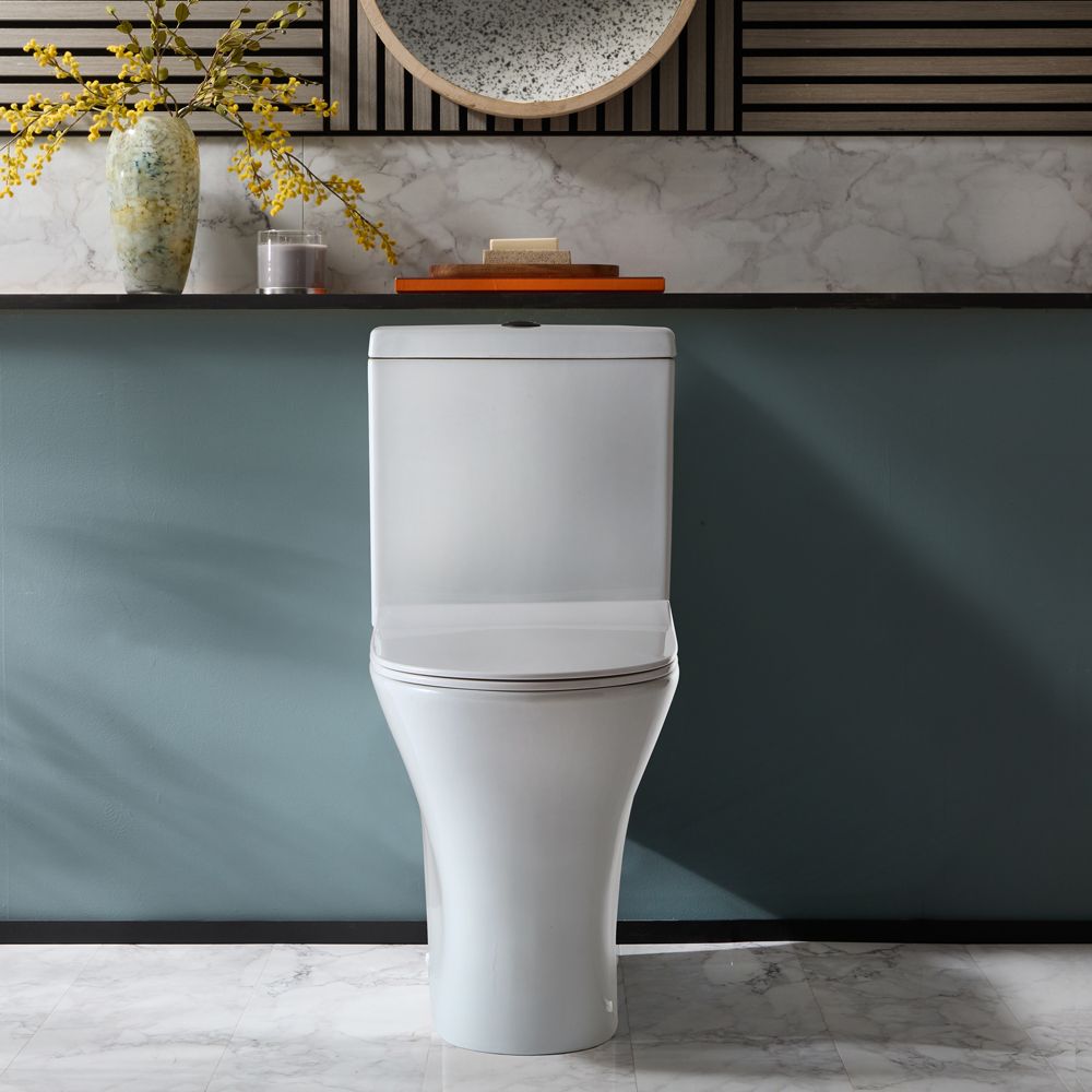Stand-WC mit aufgesetztem Spülkasten & Spülknopf (Farbe wählbar) | inkl. Sitz mit Absenkautomatik - Marbury