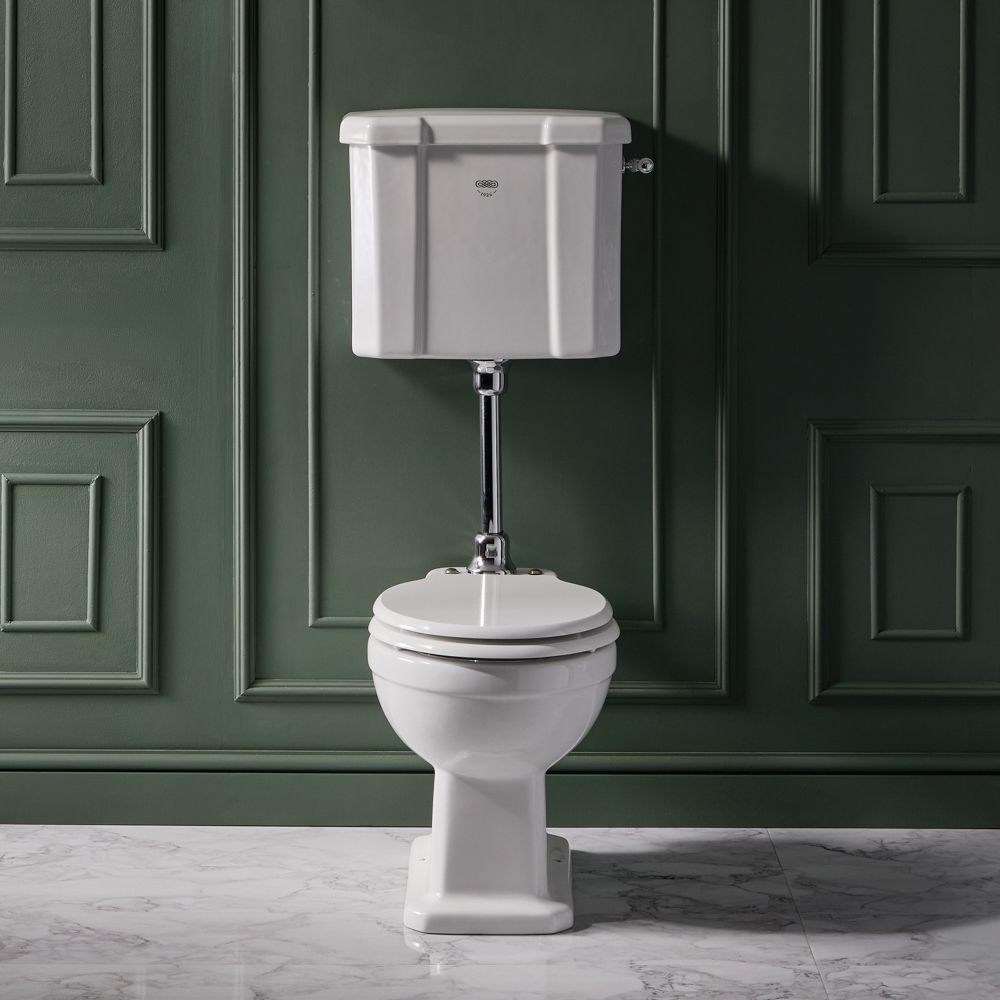 Traditionelles Stand-WC mit erhöhtem Spülkasten & Sitz mit Absenkautomatik - Elizabeth