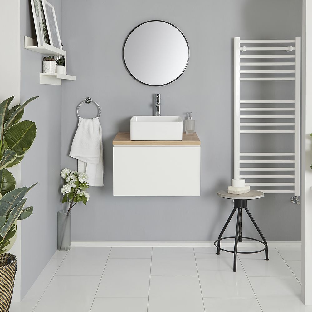 Waschtischunterschrank 600mm Aufsatzwaschbecken und LED wählbar - Weiß/Eiche – Newington