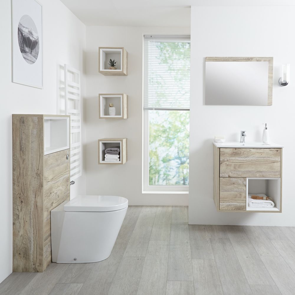 Modernes Badezimmerset – 600mm Waschtischunterschrank, Stand-WC mit Spülkastenverkleidung, Regalboxen und Spiegel - Helle Eiche - Hoxton