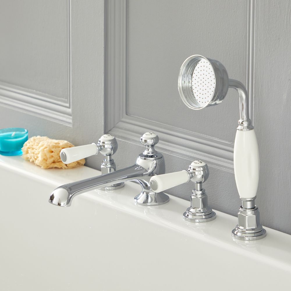 Elizabeth Traditionelle 4-Loch Hebelgriff-Wannenarmatur mit ausziehbarer Handbrause - Wählbares Finish