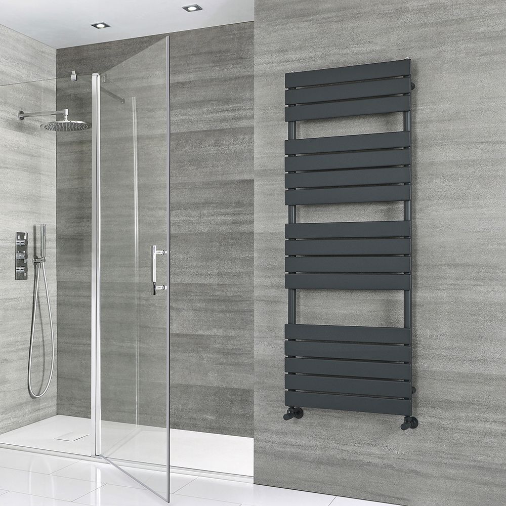 Handtuchheizkörper, 1500mm x 600mm, 990W – mit flachen Heizlamellen – Anthrazit - Lustro