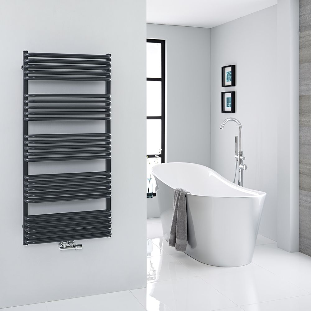 Design Handtuchheizkörper mit Mittelanschluss - 1269mm x 600mm, 1387W – Mattschwarz - Arch