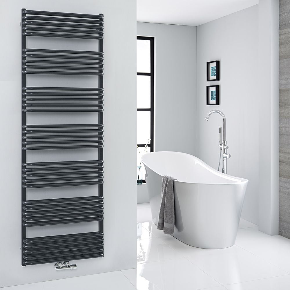 Design Handtuchheizkörper mit Mittelanschluss - 1800mm x 600mm, 2010W – Mattschwarz - Arch