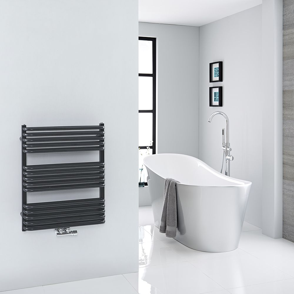 Design Handtuchheizkörper mit Mittelanschluss - 736mm x 600mm, 869W – Mattschwarz - Arch