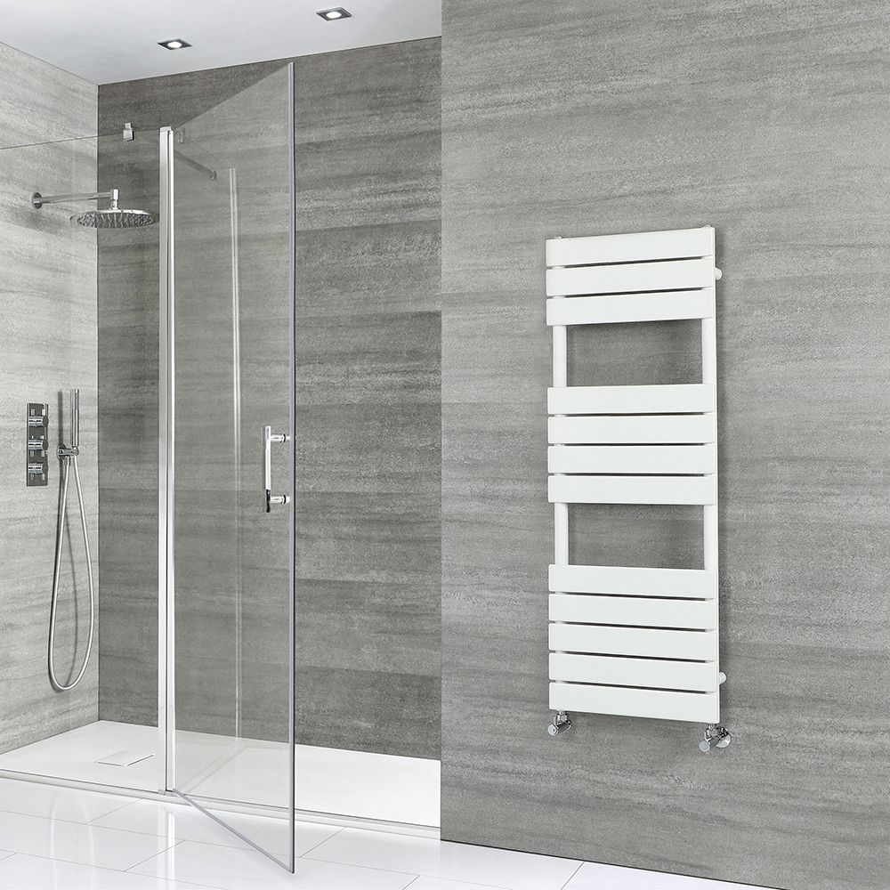 Handtuchheizkörper, 1200mm x 450mm, 637W – mit flachen Heizlamellen – Weiß - Lustro