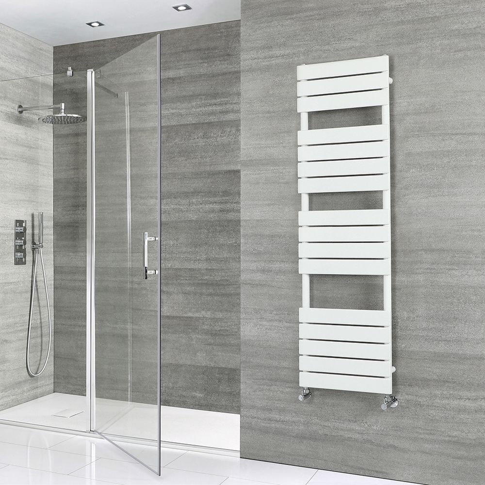 Handtuchheizkörper, 1500mm x 450mm, 786W – mit flachen Heizlamellen – Weiß - Lustro
