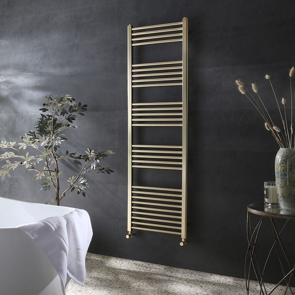 Flacher Handtuchheizkörper | 1600mm x 500mm – satiniertes Gold – Orelia