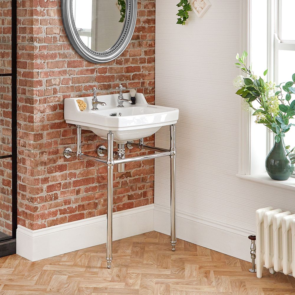 Retro-Waschbecken mit Metallgestell – 560mm x 450mm, mit 2 Hahnlöchern – Richmond