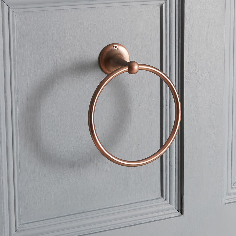 Traditioneller Handtuchring – geölte Bronze - Elizabeth