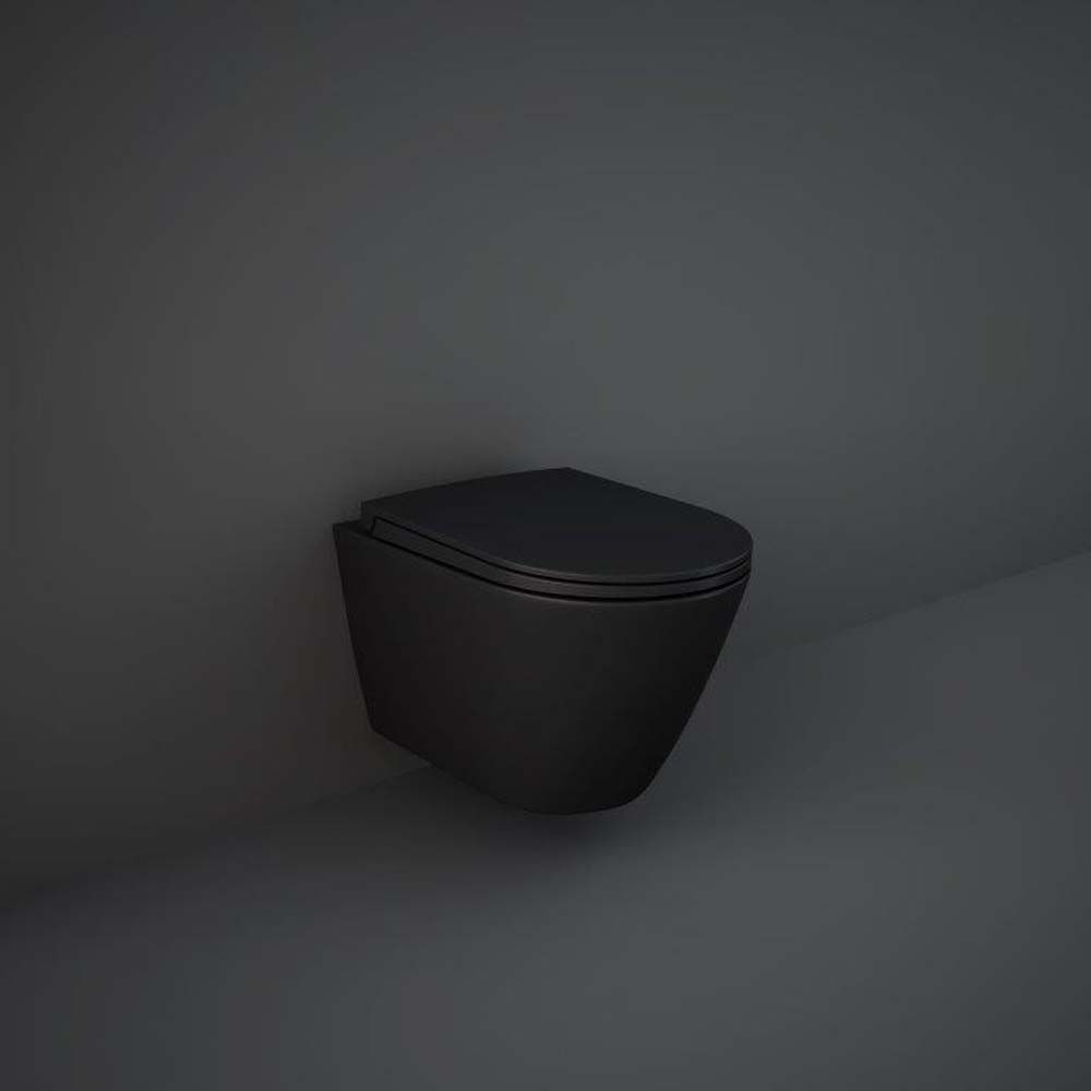 Hänge-WC ohne Spülrand inkl. Sitz mit Absenkautomatik, 340mm x 360mm, Mattschwarz – RAK Feeling x Hudson Reed