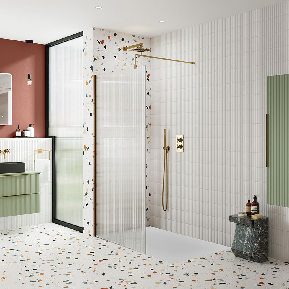 Walk-In Dusche mit geriffeltem Glas | gebürstetes Messing - inkl. Duschwanne – Größe und Seitenpaneel wählbar