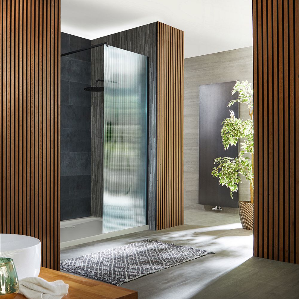 Walk-In Dusche mit geriffeltem Glas | Schwarz, Nischeneinbau - inkl. Duschwanne – Größe wählbar - Florence