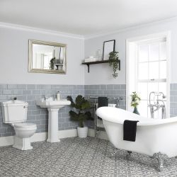 Traditionelles Bad Komplettset - mit freistehender Badewanne, Stand-WC und Standwaschbecken - Regent