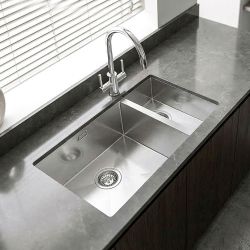 Harlyn Carbis - Küchenspüle mit 1,5-Becken aus Edelstahl - Ausrichtung wählbar - 800 mm
