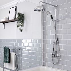 Hudson Reed Elizabeth - Duschsäule mit Aufputz-Thermostat - inkl. Duschkopf und Brausestangenset - Finish und Wanneneinlauf wählbar