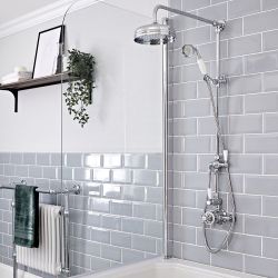 Hudson Reed Elizabeth - Duschsäule mit Aufputz-Thermostat - inkl. Duschkopf und Brausestangenset - Finish und Wanneneinlauf wählbar