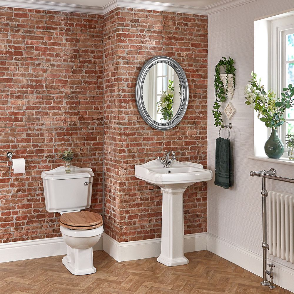 Traditionelle Toilette mit Standwaschbecken - Regent
