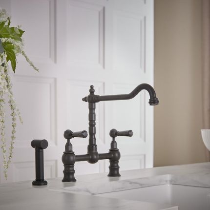 Hudson Reed Elizabeth - Traditionelle Küchen-Brückenarmatur (gerade) - inkl. ausziehbarer Spülbrause und schwenkbarem Hahn (gerade) - Farbe wählbar