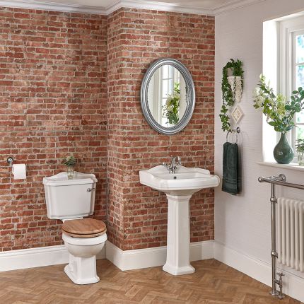 Traditionelle Toilette mit Standwaschbecken - Regent