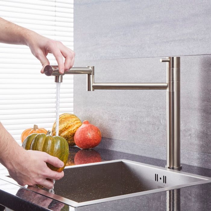 Küchenarmatur mit verstellbarem Auslauf – gebürstetes Nickel – Como