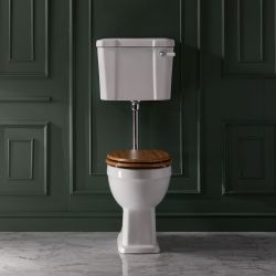 Traditionelles WC mit Spülkasten – Farbe des Spülkastenzubehörs und Sitzfarbe wählbar – Richmond