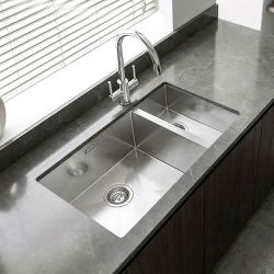 Harlyn Carbis - Küchenspüle mit 1,5-Becken aus Edelstahl - Ausrichtung wählbar - 800 mm