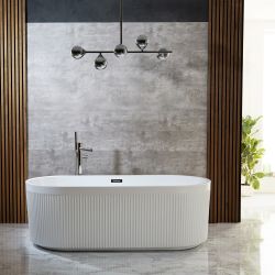 Geriffelte freistehende Badewanne mit Wannenrand & zwei Rückenschrägen 1700mm x 800mm | Farbe des Überlaufs wählbar – Florence