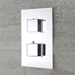 Dusch- und Badesystem mit Thermostat und Umsteller – mit Handbrauseset und Wasserfall-Wanneneinlauf – Chrom - Kubix