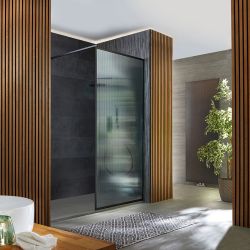 Duschwand mit geriffeltem Glas und Profil in Schwarz 1950mm – Breite wählbar – Florence
