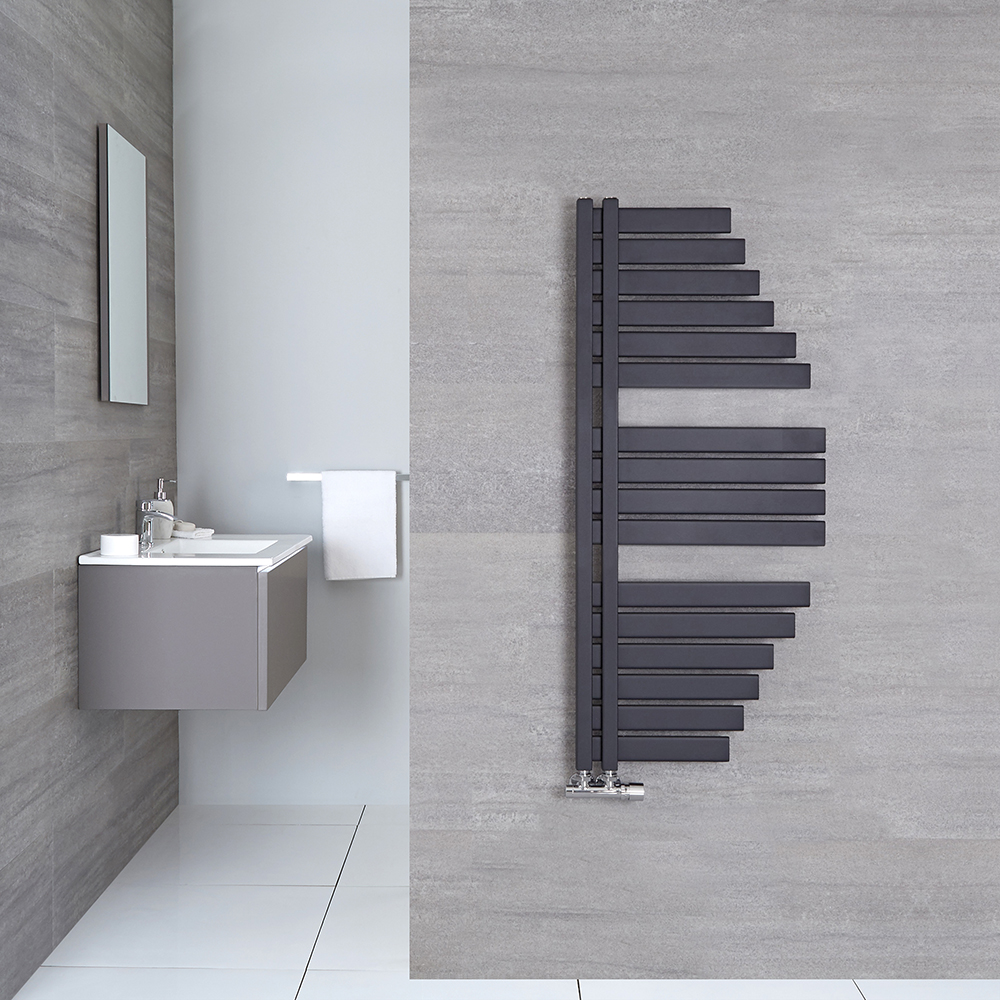 Handtuchheizkörper Mittelanschluss versetzt Anthrazit 689W 1460mm x 547mm - Lazio