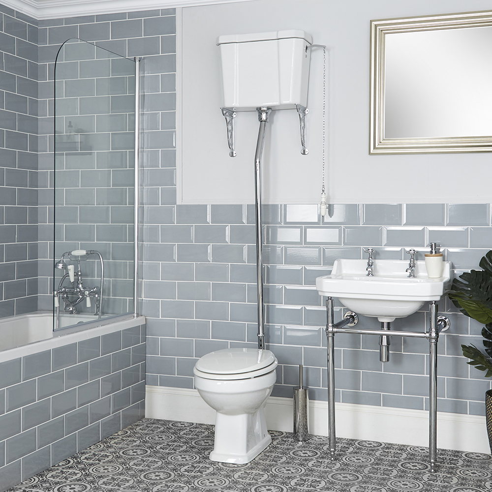 Klassiktoilette mit hohem Spülkasten, Holzsitz Weiß - Carlton
