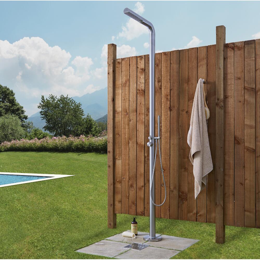 Moderne Freistehende Gartendusche mit Handdusche gebürsteter Stahl - Lugo