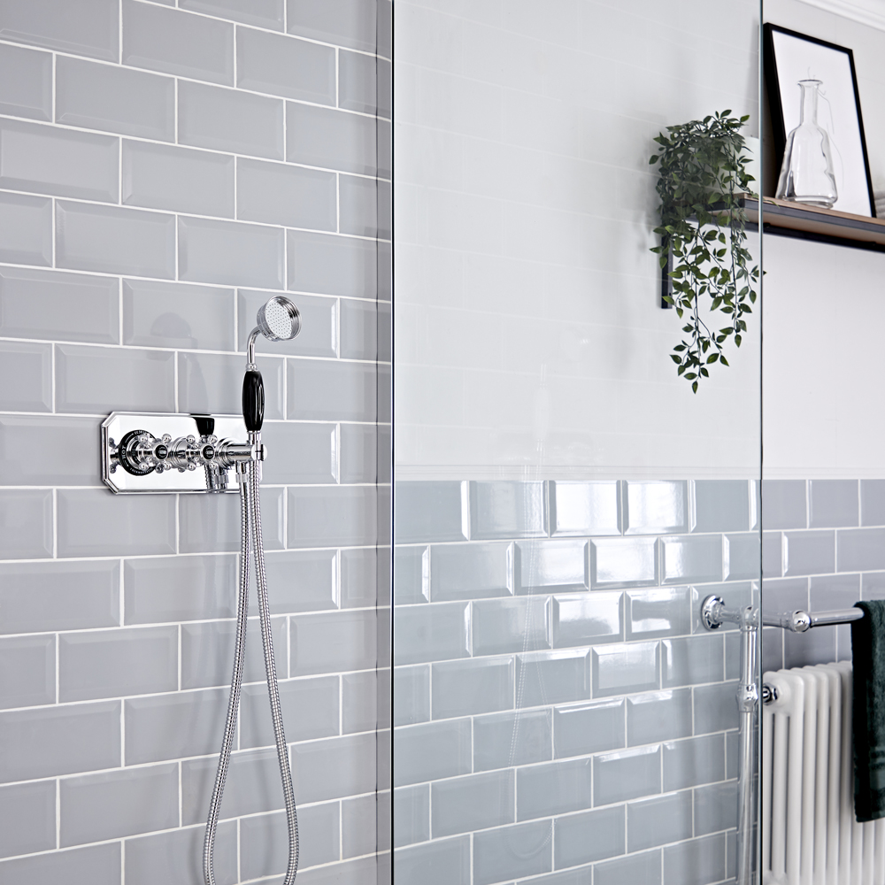 Traditionelles Dusch-Thermostat mit Handbrause, Chrom/Schwarz - Elizabeth